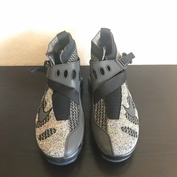 Nike Vapormax Premier Flyknit STYLE AO3241-003 - Picture 3 of 7